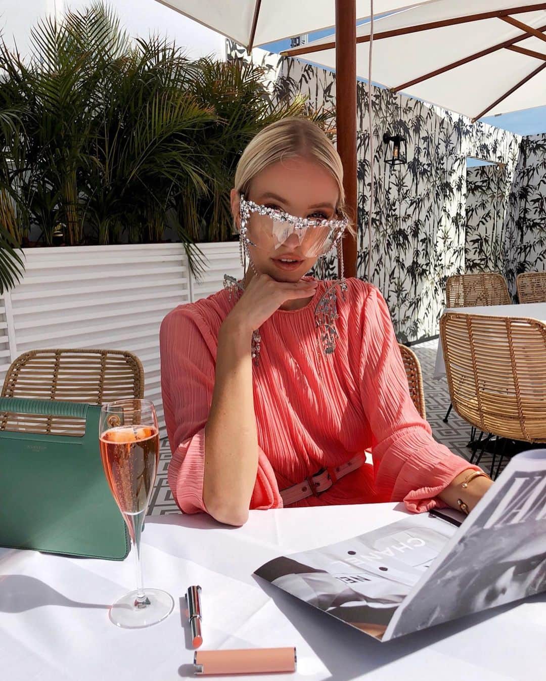 レオニー・ハンネさんのインスタグラム写真 - (レオニー・ハンネInstagram)「Cannes with @givenchybeauty mood... 💄 Anzeige/Ad #GivenchyBeauty」5月20日 6時25分 - leoniehanne