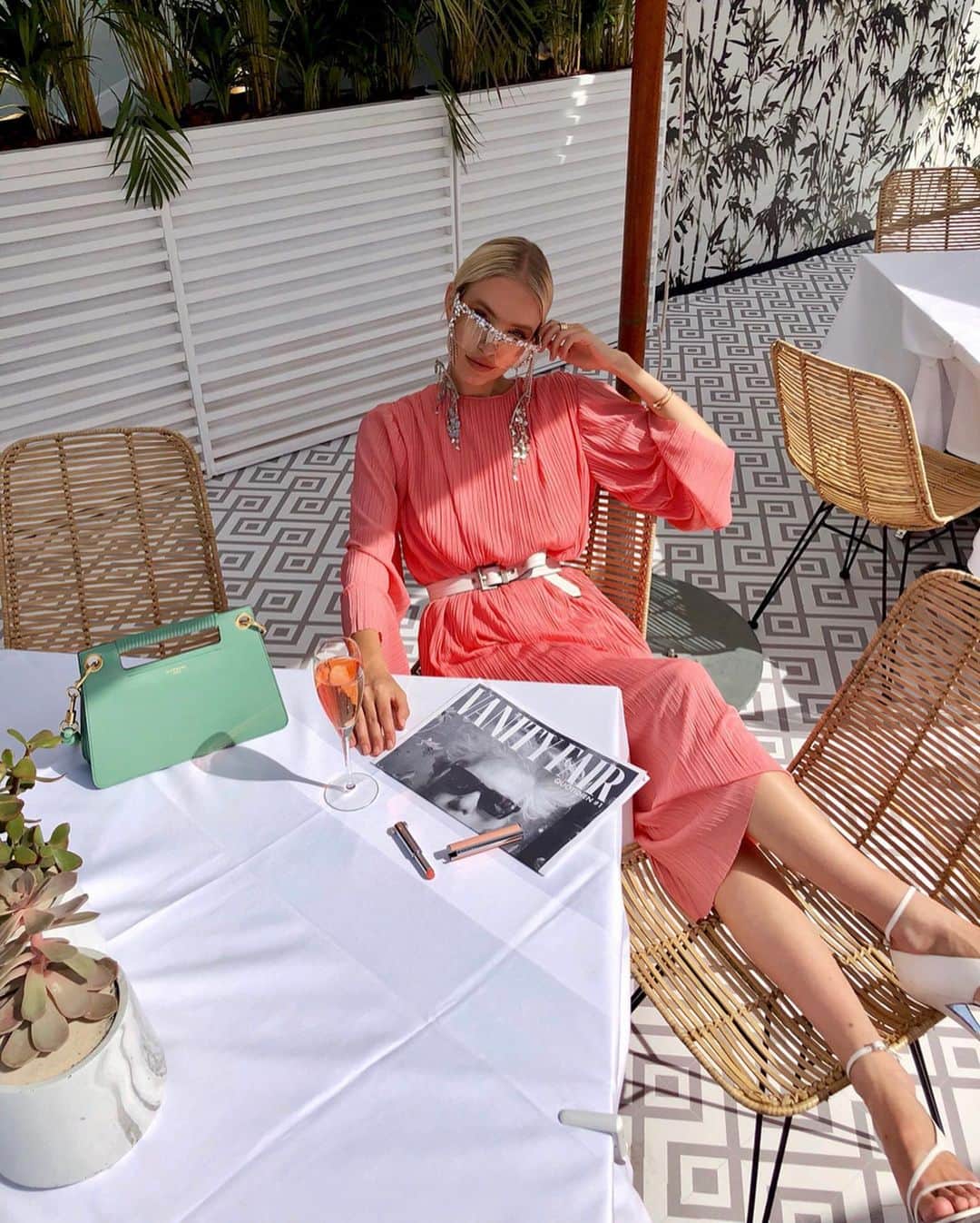 レオニー・ハンネさんのインスタグラム写真 - (レオニー・ハンネInstagram)「Cannes with @givenchybeauty mood... 💄 Anzeige/Ad #GivenchyBeauty」5月20日 6時25分 - leoniehanne