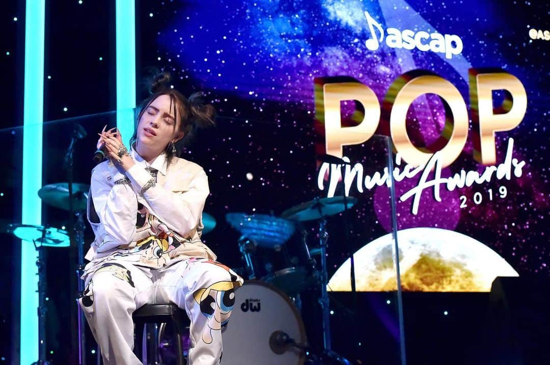 ASCAPさんのインスタグラム写真 - (ASCAPInstagram)「Space buns in space ✨ #ASCAPPop #BillieEilish」5月20日 6時36分 - ascap