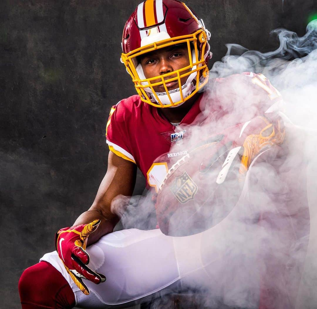 ワシントン・レッドスキンズさんのインスタグラム写真 - (ワシントン・レッドスキンズInstagram)「So it seems like the #NFLPARookiePremiere was💨🔥 📸: Ben Liebenberg/NFL」5月20日 6時43分 - commanders