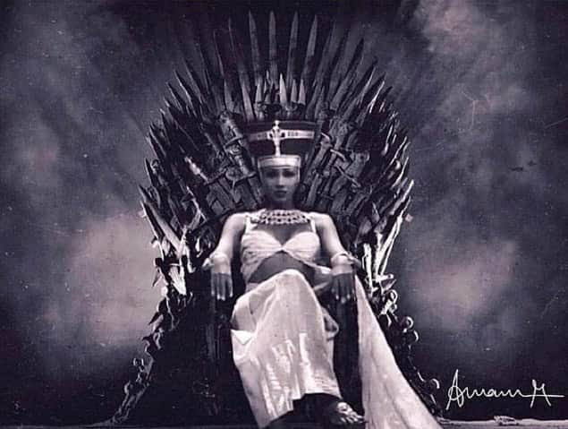 イマン・アブドゥルマジドさんのインスタグラム写真 - (イマン・アブドゥルマジドInstagram)「Watch the throne! #GOT」5月20日 6時45分 - the_real_iman