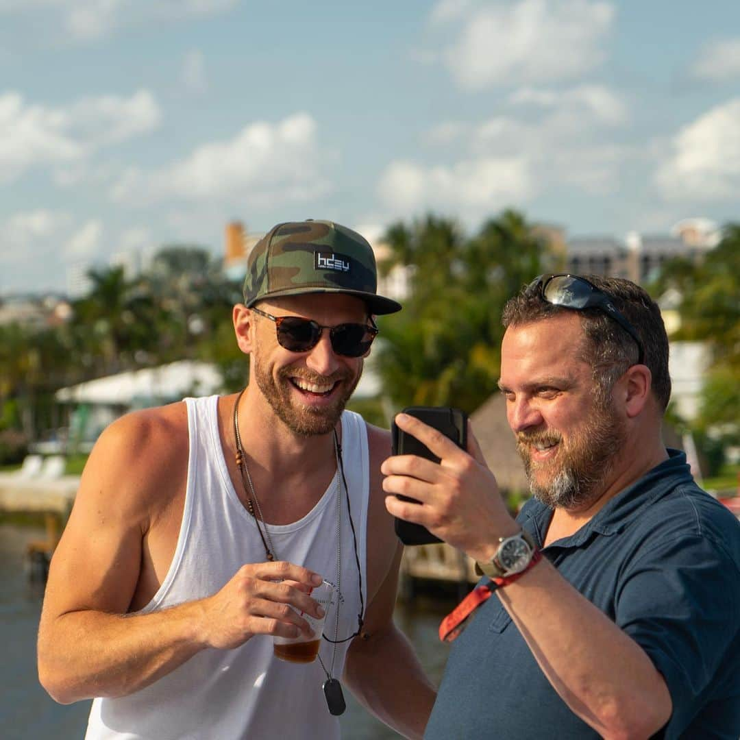 チェイス・ライスさんのインスタグラム写真 - (チェイス・ライスInstagram)「What happens when you put me and some fans on a yacht full of Jack Daniel’s😎 I think we need to do this again! Thanks to everyone for hangin out all weekend, Wild time!! Pics:@codycannon Pics:@wiki_rilliams」5月20日 7時01分 - chaserice