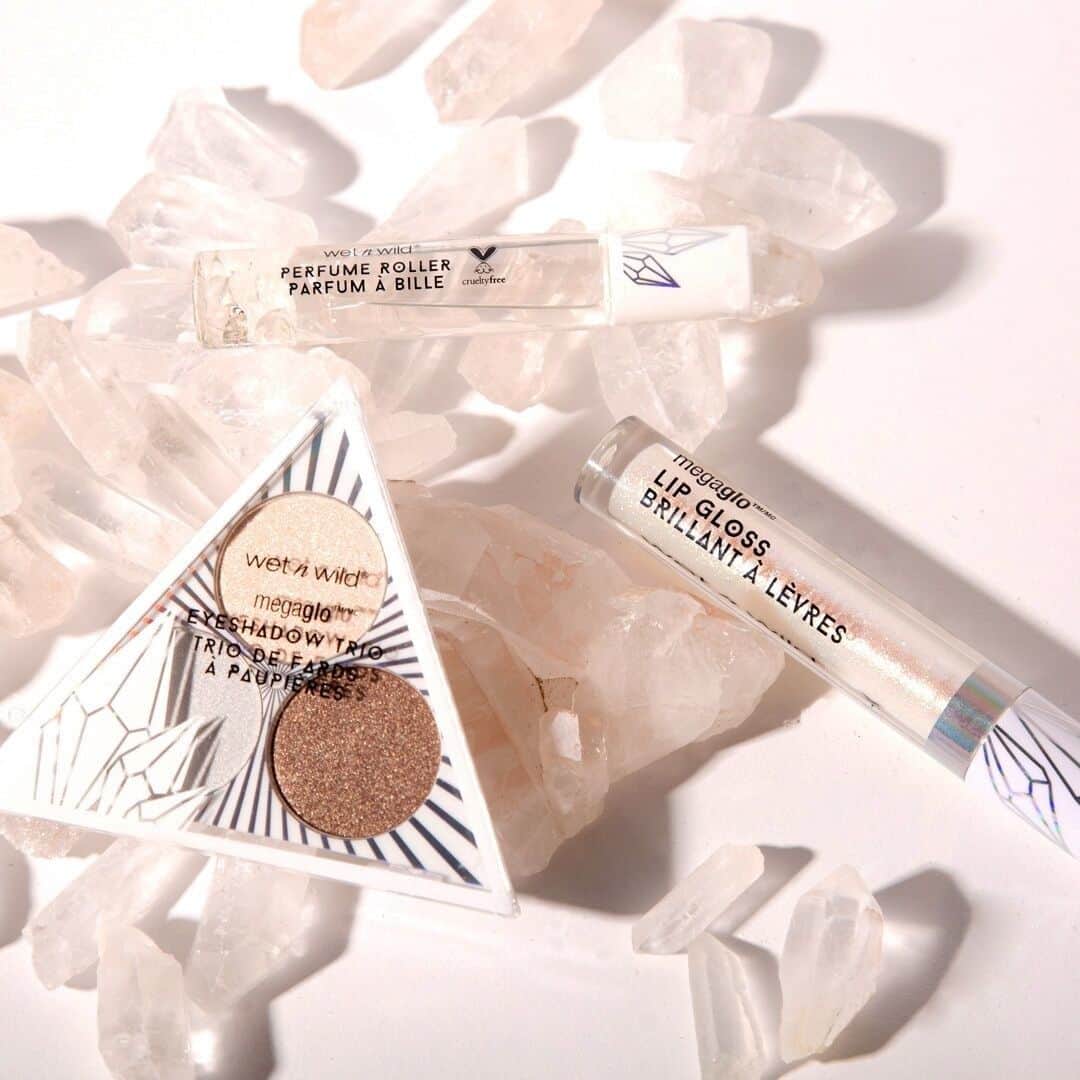 wet'n wild beautyさんのインスタグラム写真 - (wet'n wild beautyInstagram)「Who says neutral is boring? Elevate your beauty routine with our Limited Edition Crystal Cavern Clear Quartz faves✨ What's your favorite way to wear this gem? ⠀⠀⠀⠀⠀⠀⠀⠀⠀ ⠀⠀⠀⠀⠀⠀⠀⠀⠀ #wetnwildbeauty #crueltyfree #makeup #beauty #crystalcavern」5月20日 7時00分 - wetnwildbeauty