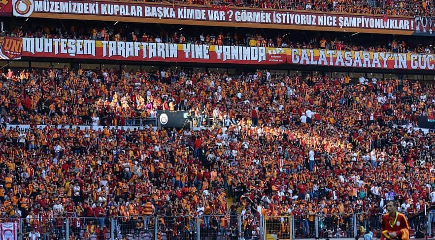 ガラタサライSKさんのインスタグラム写真 - (ガラタサライSKInstagram)「📸 BURASI SAMİ YEN! #ŞampiyonGalatasaray」5月20日 7時23分 - galatasaray