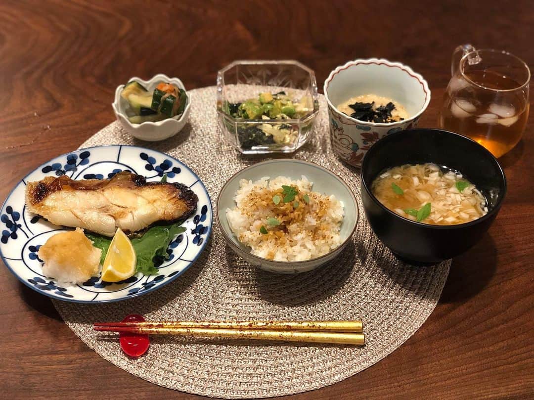 月央和沙さんのインスタグラム写真 - (月央和沙Instagram)「和食率高めです👆🏻 . #うちの晩ご飯 #記録 #だいたい和食 #褒められると #調子に乗るタイプです」5月20日 7時26分 - kazusa_tsukio