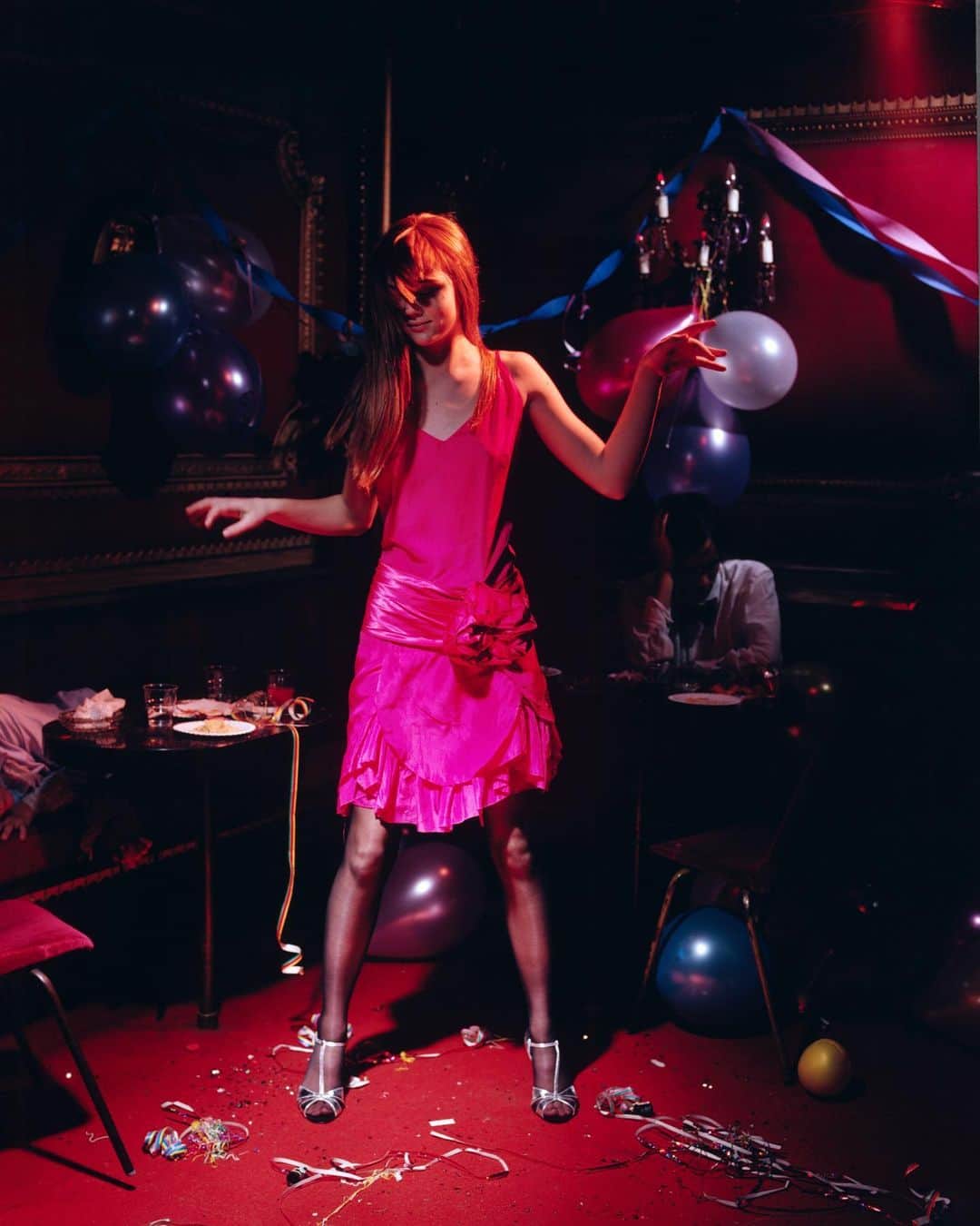 カーター・スミスのインスタグラム：「🎈 DANCING ON MY OWN🎈」