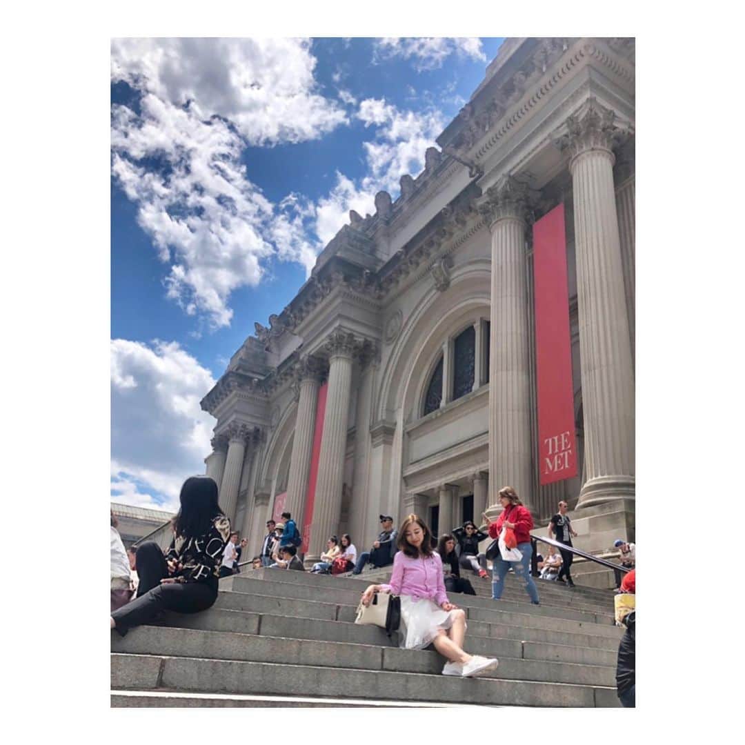 山田優依さんのインスタグラム写真 - (山田優依Instagram)「The Metropolitan Museum🇺🇸 . どこも初めてではないんだけど、家族では 初めてだからどこ行っても撮りまくる😂 . ので、思い出メモ続きます🙇‍♀️❤️ . #UnitedStates #Newyork #TheMet #gossipgirl #family」5月20日 7時40分 - yui_gourmetwalker