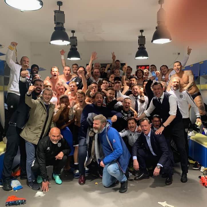 マッシモ・ゴッビのインスタグラム：「Un gruppo troppo “GRANDE” per non farcel🅰️! @parmacalcio1913  #ForzaParma #obiettivoraggiunto」