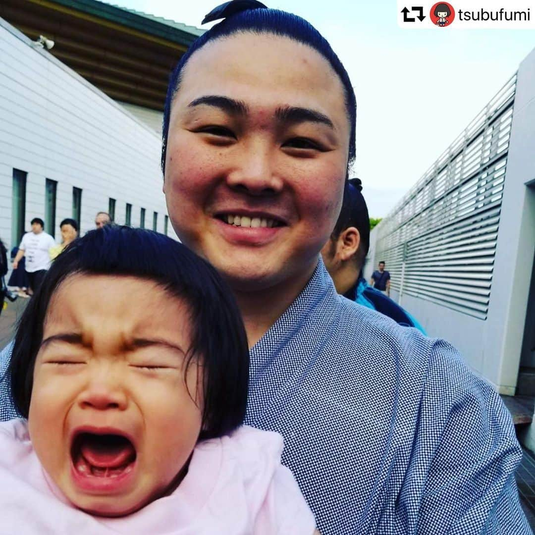 日本相撲協会さんのインスタグラム写真 - (日本相撲協会Instagram)「＃sumodayを付けて投稿いただいた投稿を場所中、repostさせていただきます！ ※事前に連絡いたします ・ #sumo #相撲 #大相撲  #日本 #japan #五月場所  #両国 #国技館 #両国国技館 #炎鵬 ・ #repost @tsubufumi ・・・ 号泣。 #sumoday #sumo #大相撲 #国技館 #炎鵬 #優しかった #腹肉ツヤ子 #スモーTシャツ」5月20日 7時51分 - sumokyokai