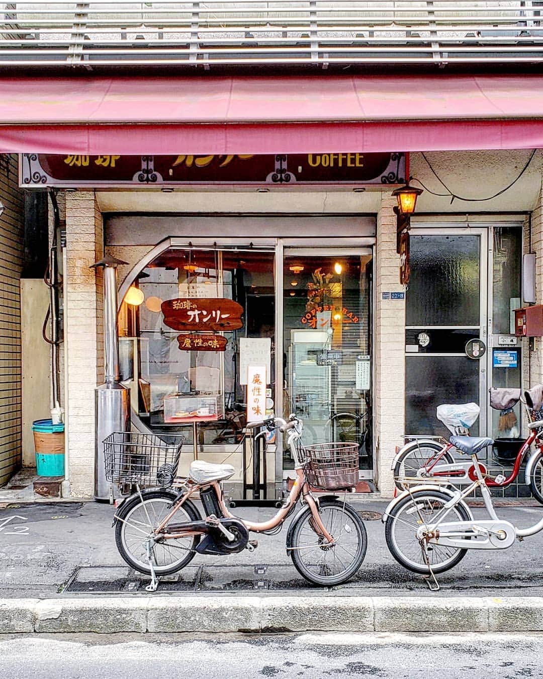 のインスタグラム：「I feel like spending time alone.  魔性の味、もう試しましたか♪ #浅草 #カフェ #☕ #cafe #asakusa #tokyocafe #cafetyo #浅草カフェ #魔性の味」