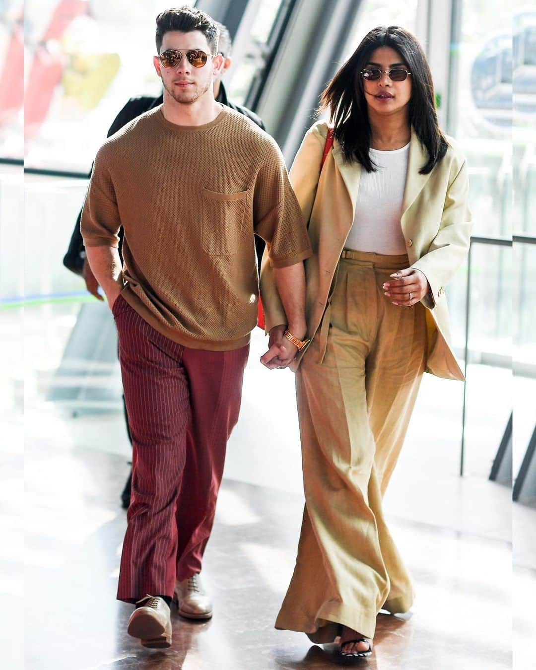 Just Jaredさんのインスタグラム写真 - (Just JaredInstagram)「@priyankachopra looks stylish in an @albertaferretti outfit while holding hands with husband @nickjonas after attending the Cannes Film Festival. Click the LINK IN BIO for more photos of the couple! #NickJonas #PriyankaChopra #AlbertaFerretti Photo: BackGrid」5月20日 8時11分 - justjared