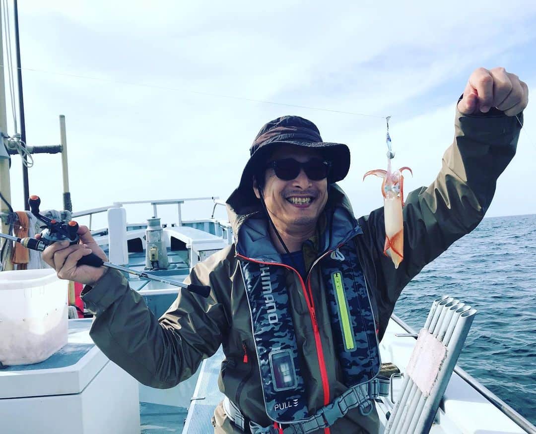 井手大介のインスタグラム：「マルイカシックスセンス釣法炸裂」