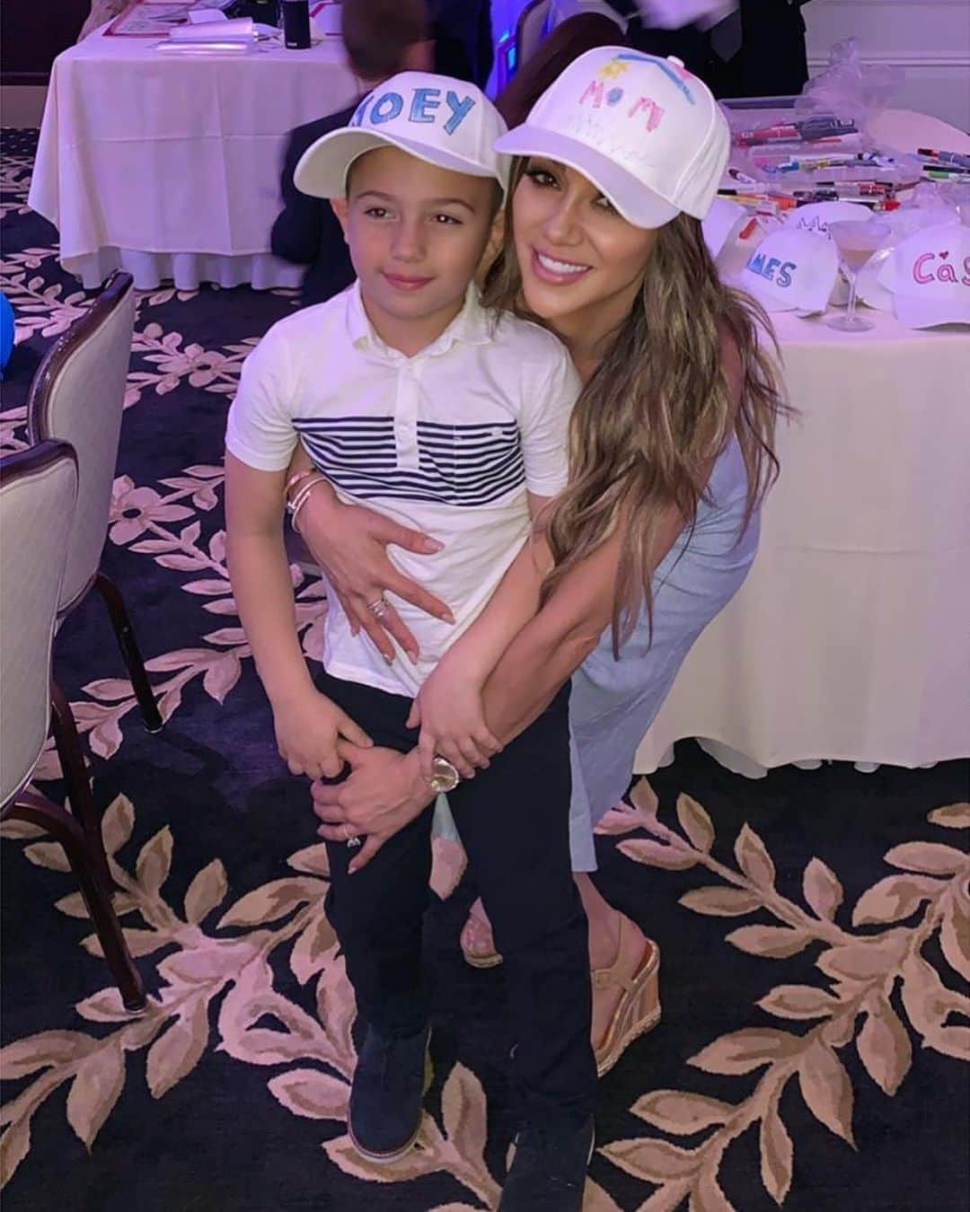 メリッサ・ゴーガさんのインスタグラム写真 - (メリッサ・ゴーガInstagram)「My♥️be still! He made me a hat that says “MOM”♥️ #joey #mybaby #boymom」5月20日 8時20分 - melissagorga