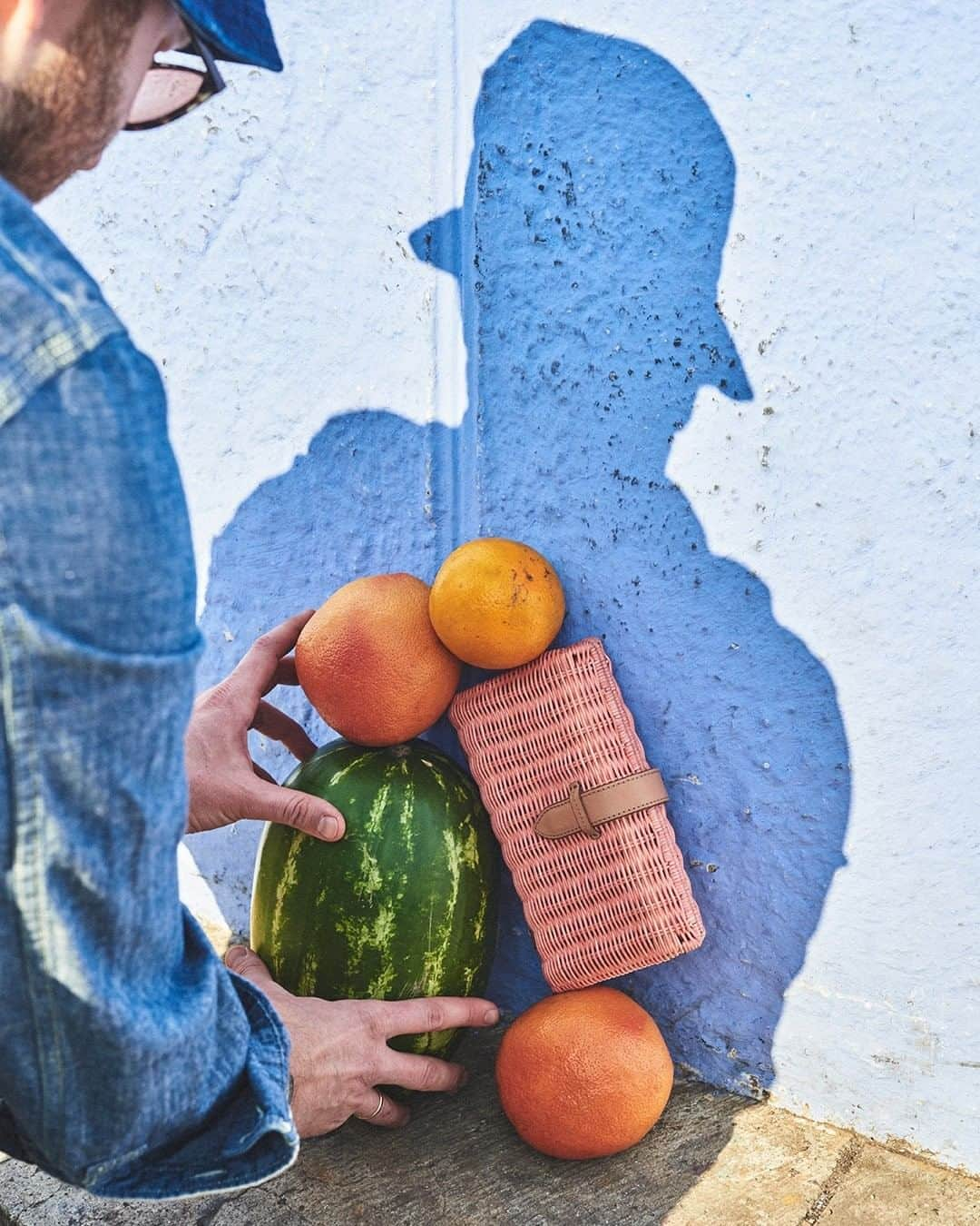 ジェイクルーさんのインスタグラム写真 - (ジェイクルーInstagram)「What a J.Crew fruit stand looks like in Oaxaca. (Shout out to our awesome prop stylist!) #BTS #jcrewalways」5月20日 8時17分 - jcrew