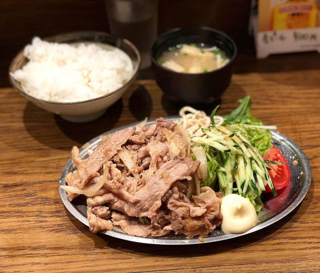 岡峰光舟さんのインスタグラム写真 - (岡峰光舟Instagram)「理想的なしょうが焼きでご飯お代わりを必死に制御しました🍚」5月20日 14時01分 - kohshuokamine