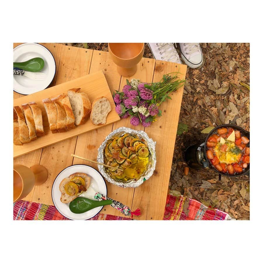 森千波さんのインスタグラム写真 - (森千波Instagram)「#ｵﾄﾅﾉﾏﾏｺﾞﾄ 🍳🍳🍳 #1000gohan . . . . #outdoor#lunch#colorful#food#flowers#picnic#cooking#nature#friends#Ajillo#Italian#アヒージョ#料理#ピクニック#ランチ#アウトドア#自然#緑」5月20日 8時41分 - 1000wave