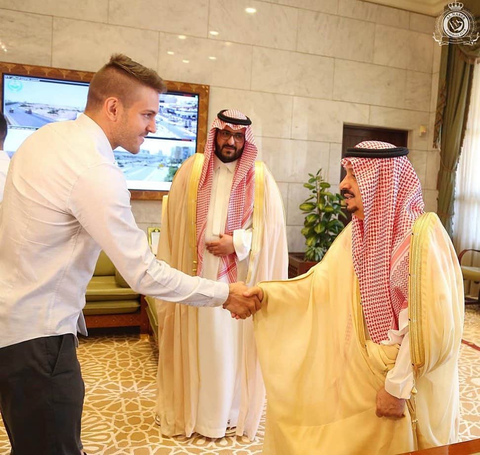 ブルーノ・ウビニのインスタグラム：「Honorable to meet his highness mr. Faisal bin Bandar bin Abdulaziz Al Saud the governor of Riyadh, together with our president mr. Saud Al-Suwailm. 🇸🇦」