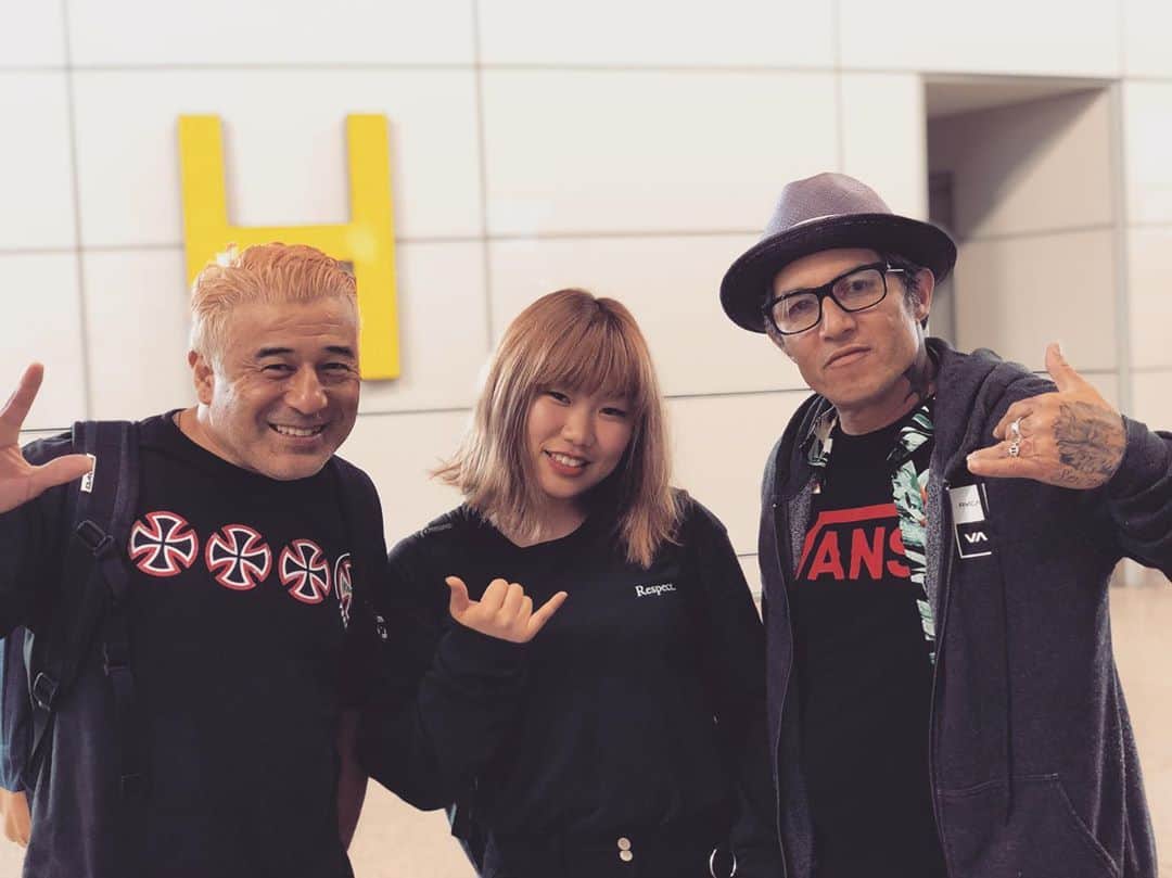 中村貴咲のインスタグラム：「I respect LEGENDS❤️ Look at my shirt character❤️ @stevecaballero  @christianhosoi #vansparkseries#skateboard#thankyouskateboarding」