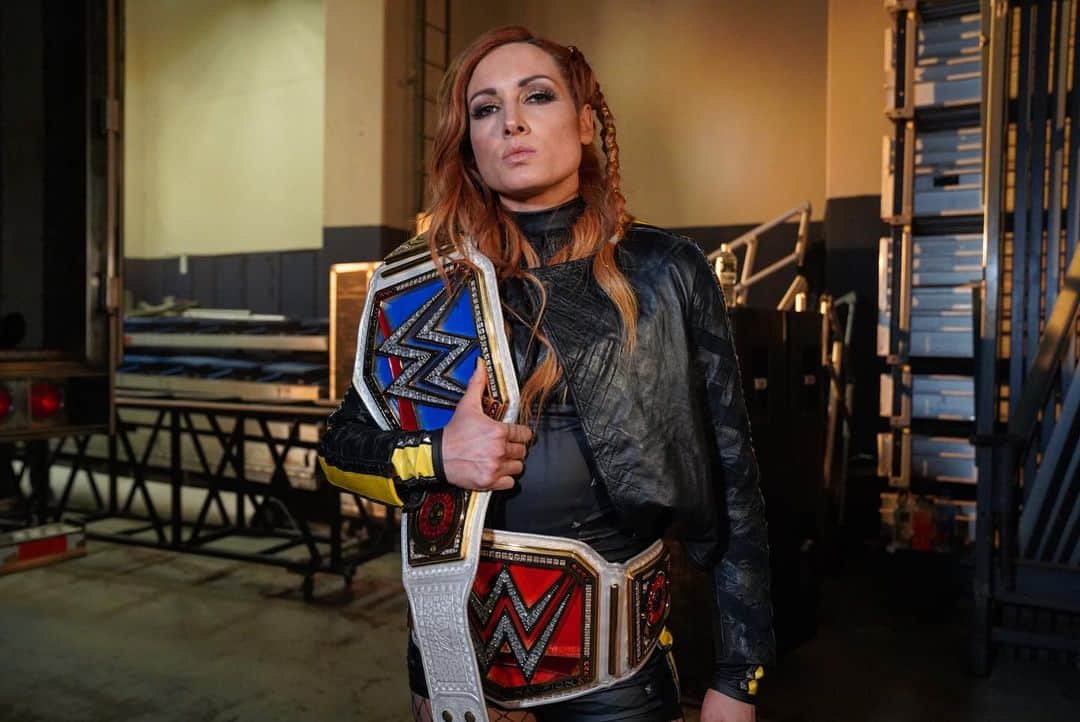 WWEさんのインスタグラム写真 - (WWEInstagram)「Is this the last night of #Becky2Belts? @beckylynchwwe defends her #Raw Women’s Championship against @laceyevanswwe next! #MITB」5月20日 9時20分 - wwe