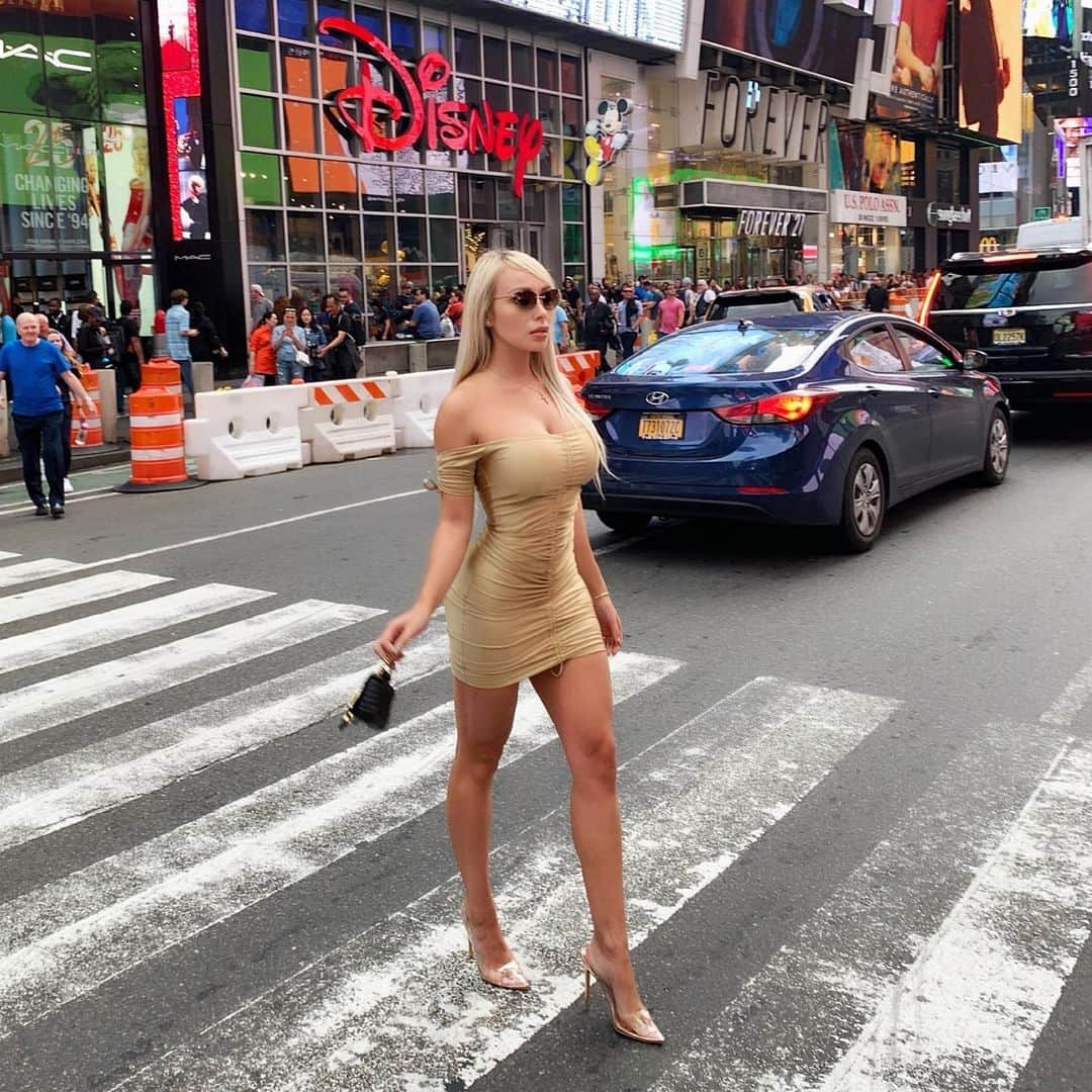 ダニエラ・チャベスさんのインスタグラム写真 - (ダニエラ・チャベスInstagram)「.」5月20日 9時40分 - daniellachavezofficial