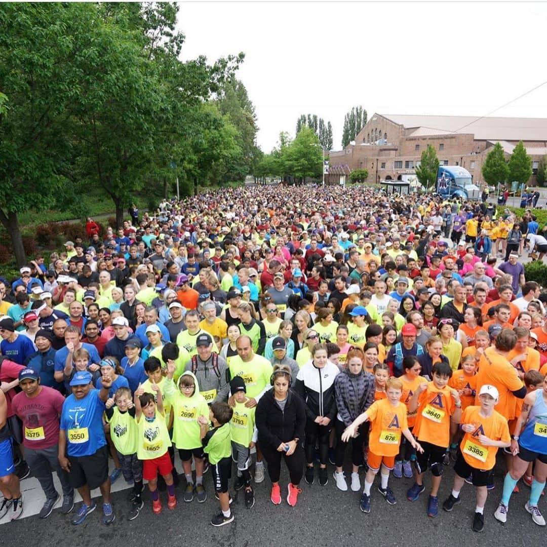 Nordstromさんのインスタグラム写真 - (NordstromInstagram)「Thank you to everyone who joined us today in Seattle for the 37th Annual #Nordstrom #BeatTheBridge to help find a cure for #T1D! | repost @jdrfgreaternw 📸: @alabastrophoto #NordstromCares #NordstromSeattle」5月20日 9時40分 - nordstrom