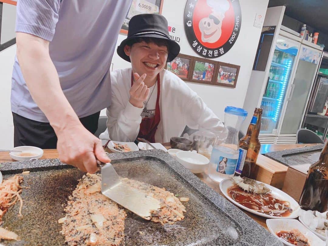 藤井達也のインスタグラム：「ぽいことしてるw ❤️ インスタ #Instagram #instagood #アーティスト #artist #live #歌 #song #渋谷 #shibuya #ファッション #fashion #노래 #미소 #가수 #singer #話題  #イベント #event #笑顔 #smile #followme #韓国 #明洞 #명동」