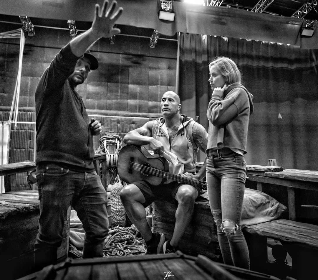 ドウェイン・ジョンソンさんのインスタグラム写真 - (ドウェイン・ジョンソンInstagram)「Just wrapped Hobbs & Shaw and had to switch gears for rehearsals 🎸 for DISNEY’S JUNGLE CRUISE with my brilliant co-star, Emily Blunt.  Our visionary Spanish director, Jaume Collet-Serra leading our production with cool and edgy storytelling.  And I’ll continue to play my guitar in chords that don’t exist and deliver my character’s very bad, but oh so good PUNS that annoy the shit outta ol’ toots here, Emily 😈  Hard to express the fun we’ve all had on this epic adventure of a movie.  Based off of the iconic Disney ride, JUNGLE CRUISE.  #FinalWeekOfProduction  #AdventureOfALifetime  #FrankAnnoysTheShitOuttaLily  #JungleCruise 🚢 🗺 🌊🌴 @hhgarcia41 📸」5月20日 9時50分 - therock