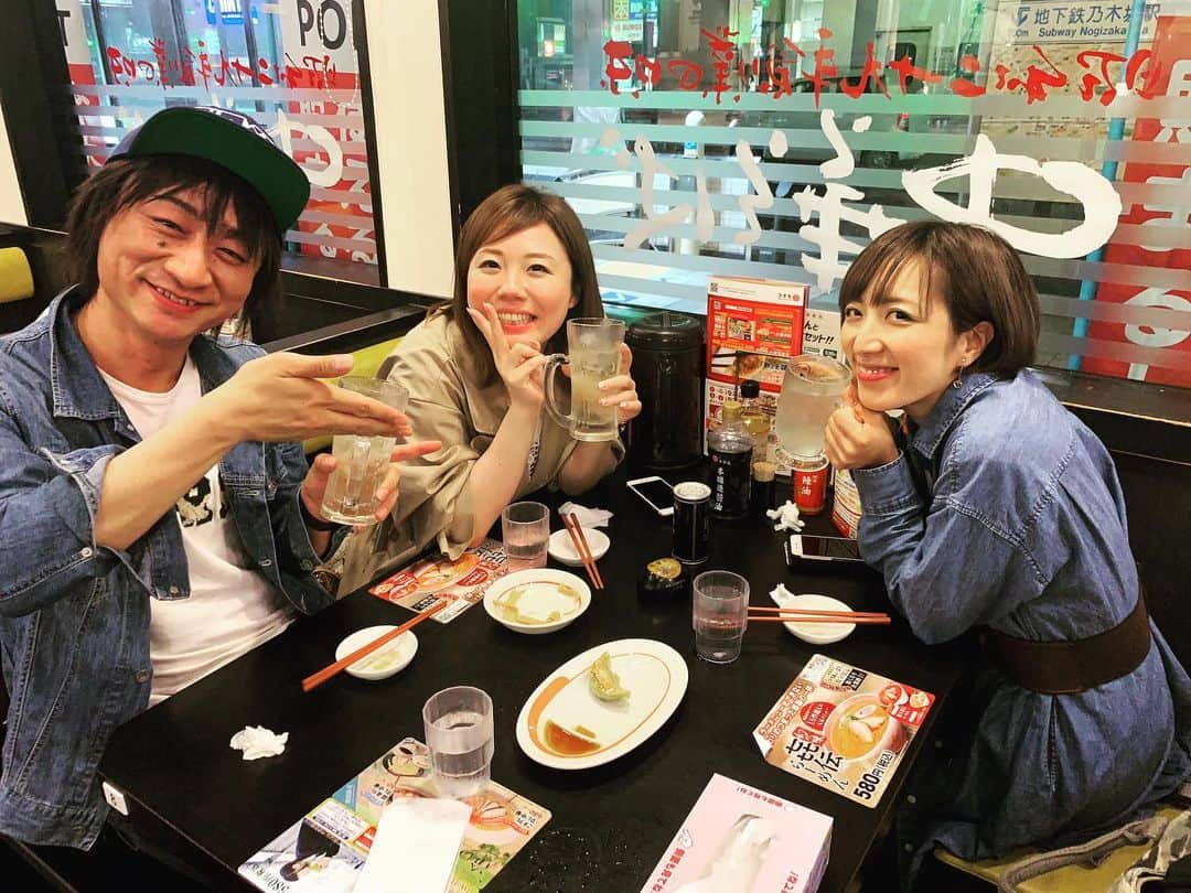 Gたかしさんのインスタグラム写真 - (GたかしInstagram)「収録終わりでラーメン屋入ったら共演者のビジーストリートがいた。お疲れっす」5月20日 9時57分 - g_takashi.kinkin