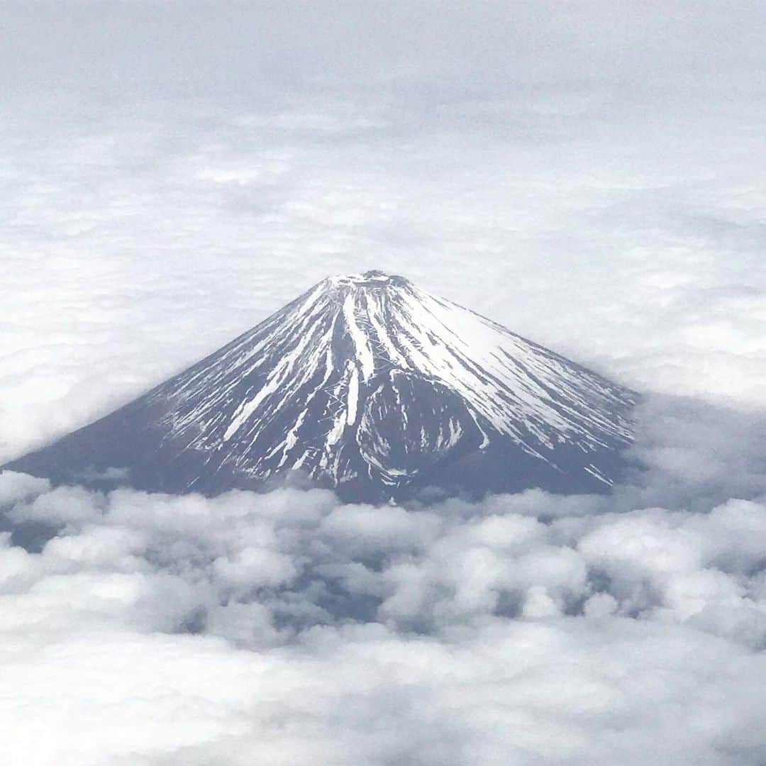 鶴田真由のインスタグラム：「霊峰」