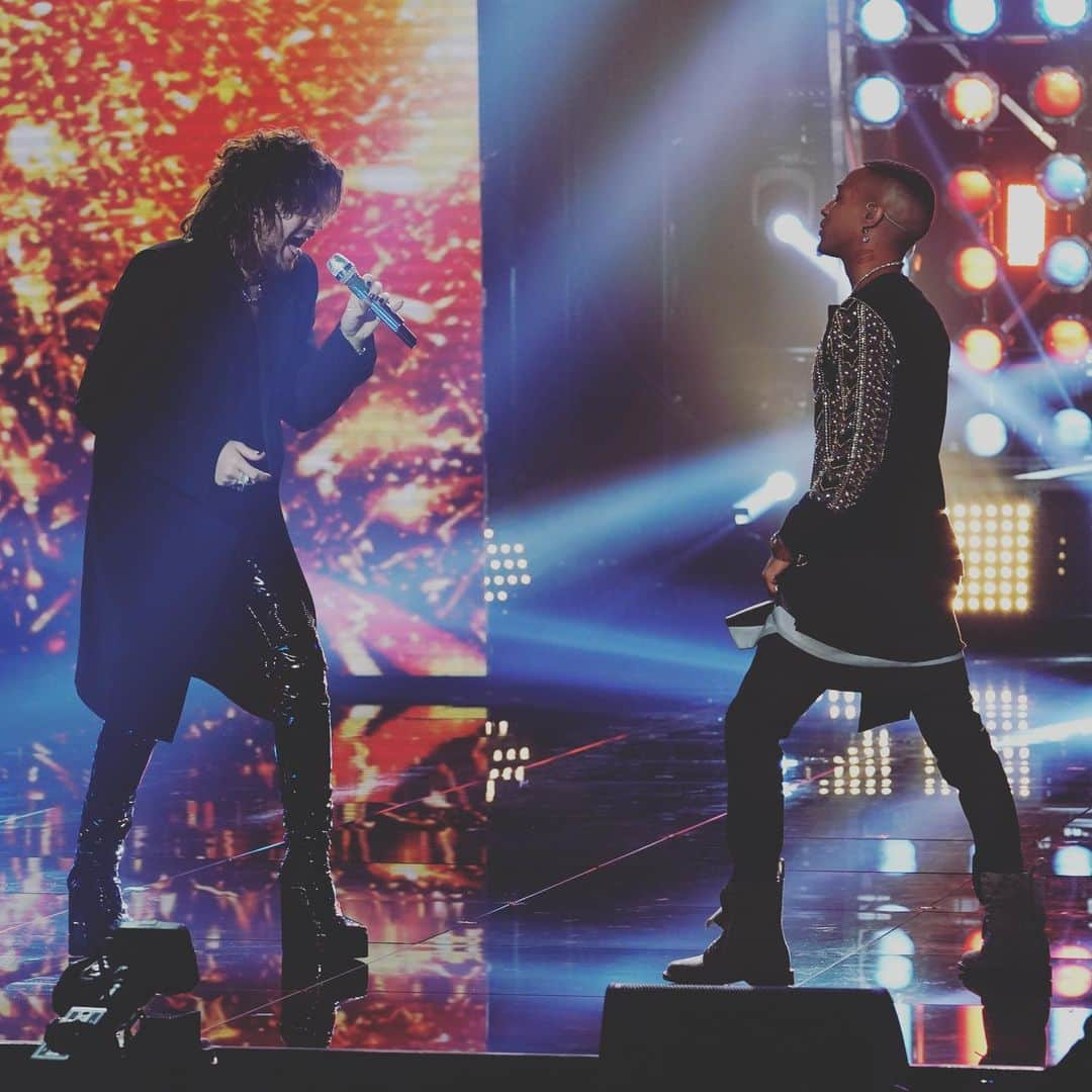 American Idolさんのインスタグラム写真 - (American IdolInstagram)「Thanks to 👑@adamlambert👑 for bringing the very first performance of #NewEyes to the #AmericanIdol stage tonight along with an electrifying “Bohemian Rhapsody” duet with our own @thisismeechi!」5月20日 10時56分 - americanidol