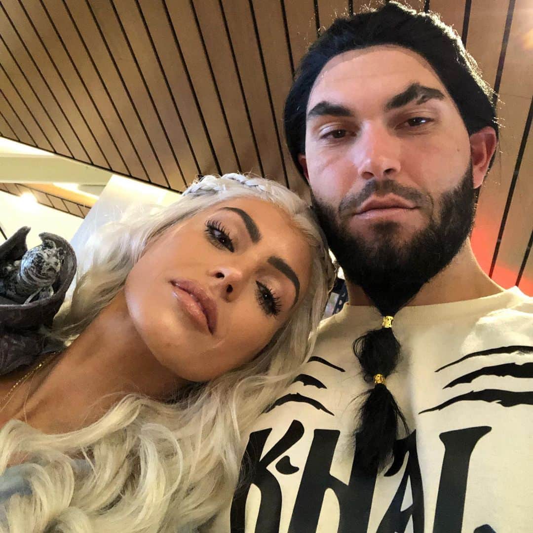 エリック・ホズマーのインスタグラム：「🐉 🐉🐉」