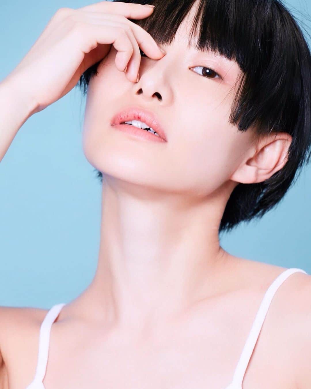 濱田茉奈さんのインスタグラム写真 - (濱田茉奈Instagram)「._ New skin care shoot💕💕 📸 @niceguy_yukky  Hair & Make @junkokobayash @ryotanakamu  @_san_chan」5月20日 11時26分 - manahamada0222