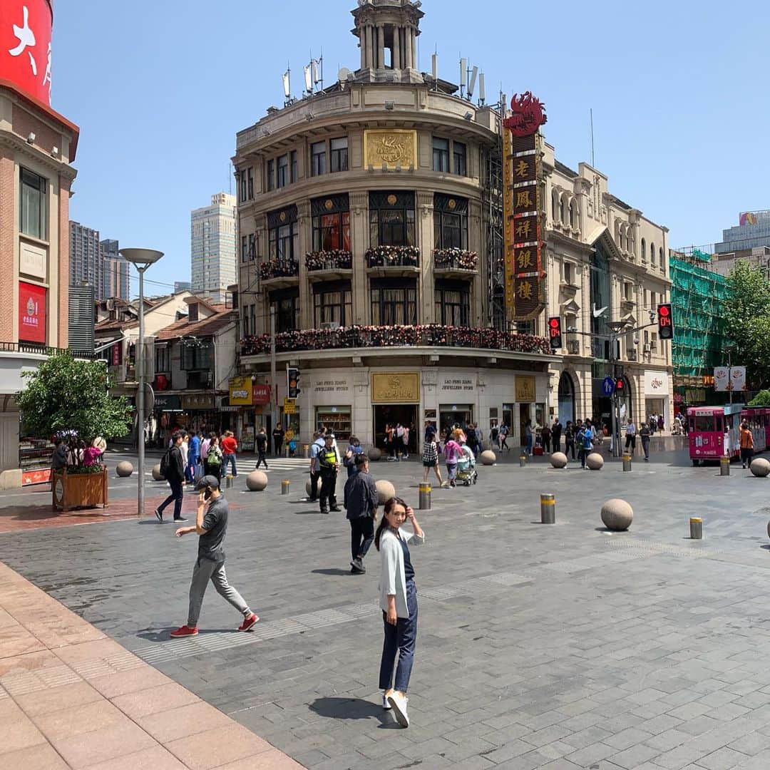 崎山一葉さんのインスタグラム写真 - (崎山一葉Instagram)「青空が広がり、安定の晴れ🙌  #初めての上海 #2019年の目標の地 #1.2の…」5月20日 11時35分 - kazuha_sakiyama