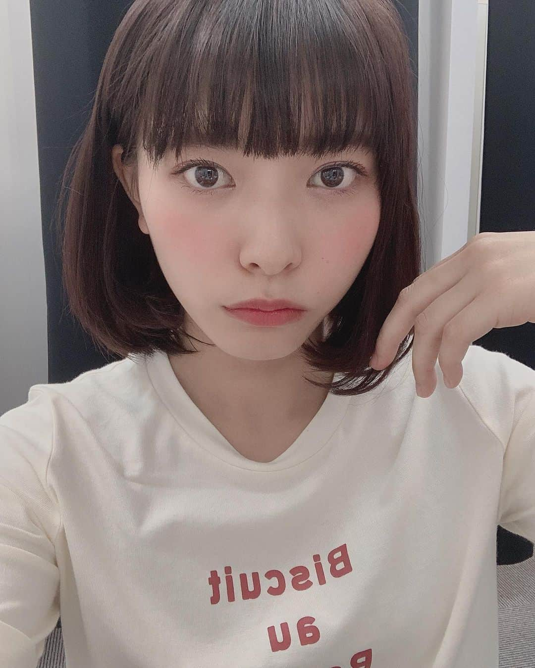 徒然みおれさんのインスタグラム写真 - (徒然みおれInstagram)「どう？🍓 #fint #photography #selfie #tshirt #ボブ #暗髪 #ボブヘアー」5月20日 11時46分 - mioretty