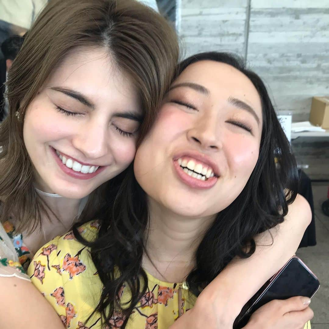 丸山礼さんのインスタグラム写真 - (丸山礼Instagram)「ぐひひひひ🥰🥰🥰🥰 だいだいだいすきな まぎむん姉様にも バックステージでお会いしたよ🙇‍♂️ うれしくって さいこーだ ！ いつも可愛くて楽しくて女神みたいだよ✨ @maggymoon #GirlsAward2019SS @girlsaward_official」5月20日 12時00分 - rei_maruyama