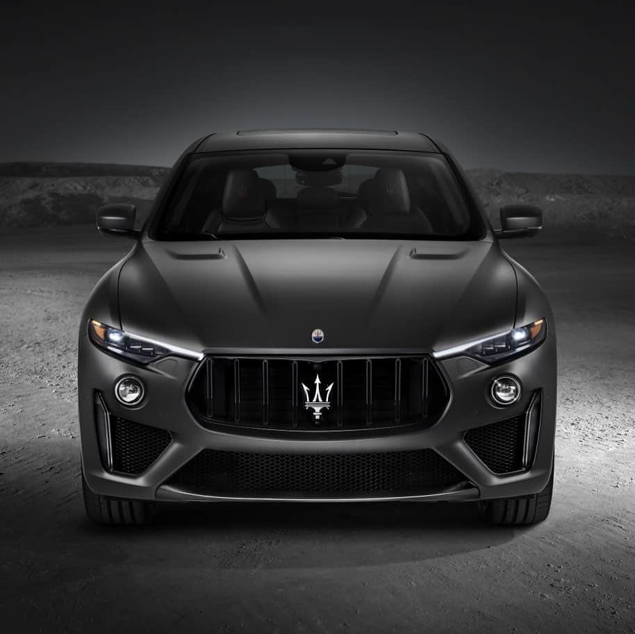 Maserati Japan | マセラティ ジャパンのインスタグラム：「マセラティが培ってきた最高のドライブのための技術とデザイン。その二つがレヴァンテ トロフェオのフォルムで鮮やかに融合しました。 #Maserati #マセラティ  #MaseratiJapan #マセラティジャパン #Levante #レヴァンテ」