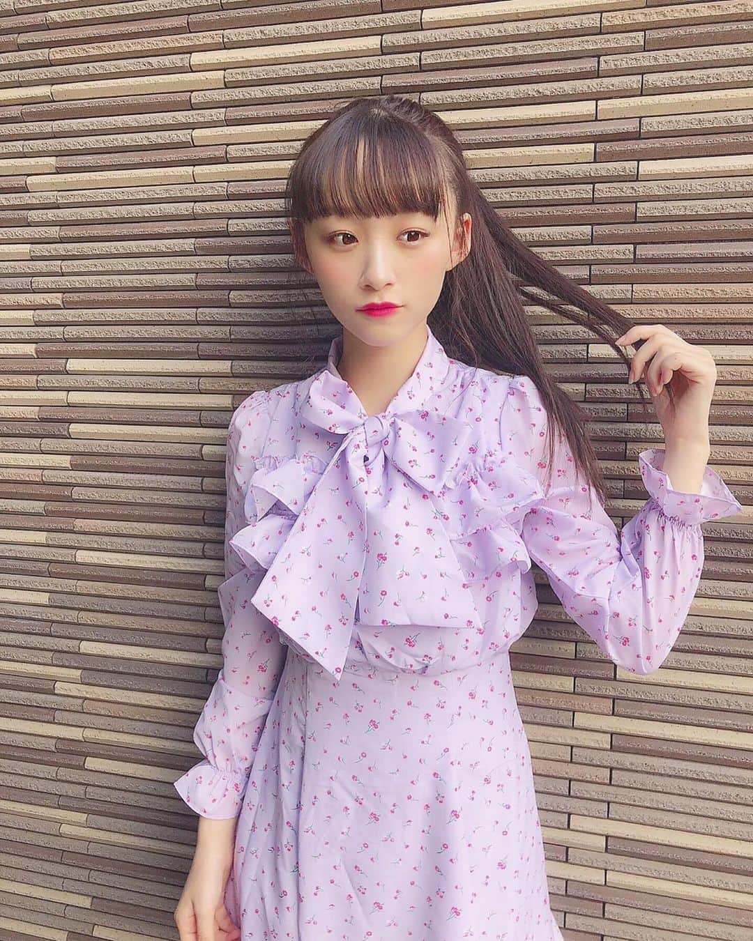 音嶋莉沙さんのインスタグラム写真 - (音嶋莉沙Instagram)「珍しくサイドポニーしてみた💕﻿ ﻿ ﻿ 👗Risaコーデ👗﻿﻿ one-piece❤︎﻿ @tittyandco_com ﻿ ﻿ ﻿﻿ 紫色×花柄×フリフリ＝可愛い…🌸﻿ ﻿ ﻿ 最後までみたら、いいことがあるかもっ✨﻿ ﻿﻿ ﻿ #私服 #ワンピース  #Risaコーデ #ティティーアンドコー #サイドポニー #ootd」5月20日 21時39分 - otoshima_risa