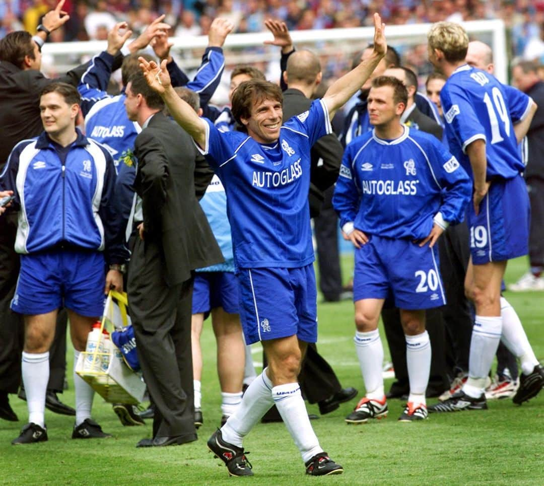 チェルシーFCさんのインスタグラム写真 - (チェルシーFCInstagram)「FA Cup winners again on this day in 2000! 🏆💙 #CFC #Chelsea」5月20日 21時52分 - chelseafc