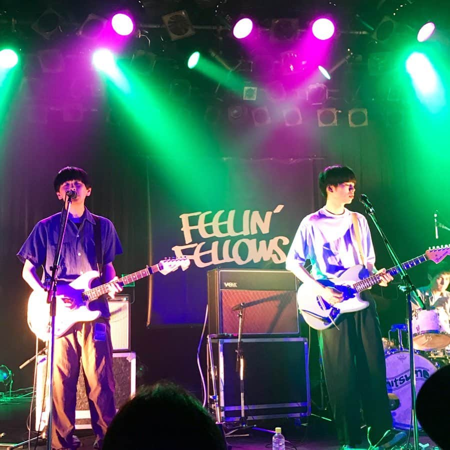 カジヒデキさんのインスタグラム写真 - (カジヒデキInstagram)「昨日のFEELIN' FELLOWS、バンドもDJも素晴らしくて、とても刺激を受けましたし、スゴくHOME感があって、最高に楽しくライブをする事が出来ました！観て下さった皆さん、ありがとう！さすがチャーベ君とスガナミ君が主催のイベント。ハッピーな雰囲気でいっぱいでした！そう、ミツメのライブを前から２列目で観られて感動でした！ ・ 1. アイスクリームマン 2. 新しいサボ 3. 甘い恋人 4. 水飛沫とファンファーレ 5. 素敵なサンデー 6. さんでーべいべー 7. ラ・ブーム ・ #feelinfellows」5月20日 21時46分 - hideki_kaji