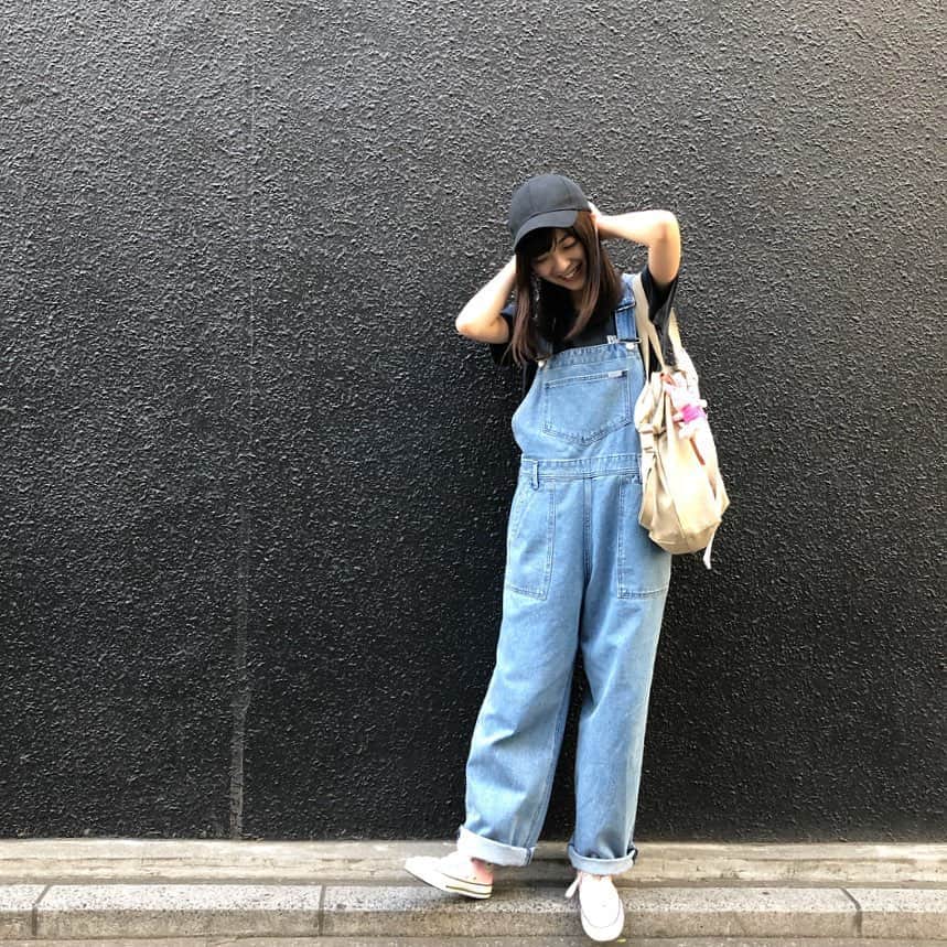 工藤美桜さんのインスタグラム写真 - (工藤美桜Instagram)「#みおのふく ⠀ #ootd ⠀ #白のサロペットも好きなんだけど ⠀ #スタンダードなのも好き ⠀」5月20日 22時04分 - mmio_kudo