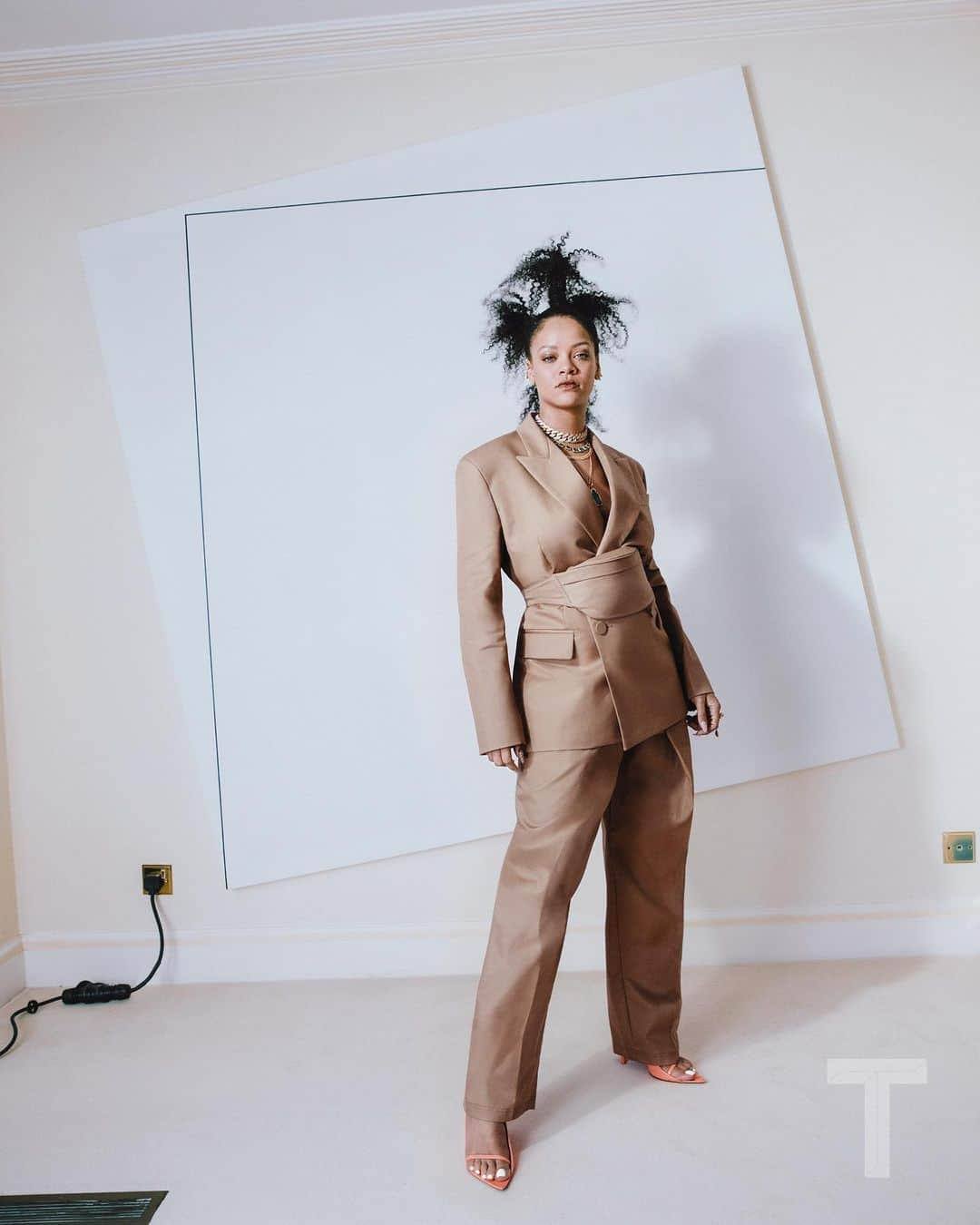 ニューヨーク・タイムズさんのインスタグラム写真 - (ニューヨーク・タイムズInstagram)「Rihanna opens up in an interview with @tmagazine about becoming the first black woman to run a major luxury fashion house: “I want to be as disruptive as possible.” Visit the link in our profile to read the interview where @badgalriri goes deep on her life, her music and her businesses. Kristin-Lee Moolman shot these photos of Rihanna wearing Fenty. Follow @tmagazine for more coverage of culture and style.」5月20日 22時05分 - nytimes