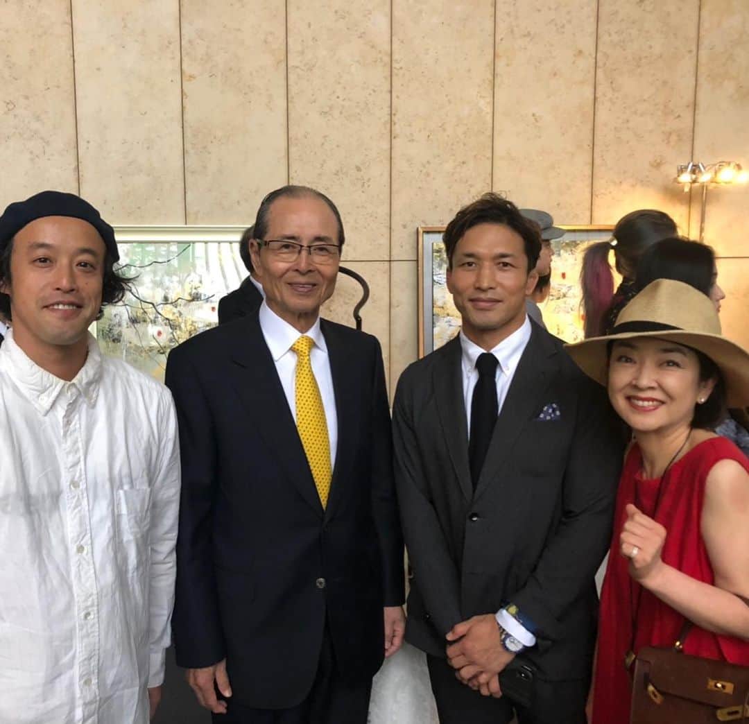 岸本加世子のインスタグラム：「王伝峰さんと隈研吾さんのコラボ作品のパーティーで王貞治さんとトニーレオンさんにお会いしました。本当に一流の人格者であられる王貞治さんと再会出来て嬉しかったです。#王伝峰 #王貞治#宮田和幸#やついいちろう」