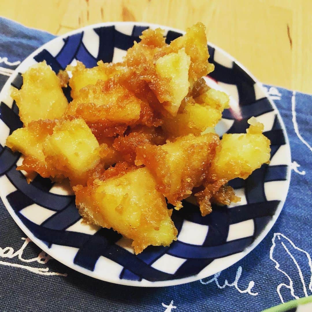 福田友理子さんのインスタグラム写真 - (福田友理子Instagram)「* * cooking🍳料理教室に行きました♡ * ☆トマトカレー ☆味噌ポテト ☆紅茶ゼリー * トマトカレーすごく美味しくできました♡ 刻んだ生姜をオリーブオイルで炒めて、トマト・タマネギ・合挽き肉・ルーをin🍛 * ゴハンもトマトと一緒に炊いてるのでうっすらピンクです🍅 * 紅茶ゼリーはアールグレイのティーパックを煮出して作りました☕️ * カレーにジャガイモを入れてないので、味噌ポテトも☺️✨🥔 * * #cooking #料理 #トマトカレー  #味噌ポテト #紅茶ゼリー #🍳」5月20日 22時15分 - yuriko.fu