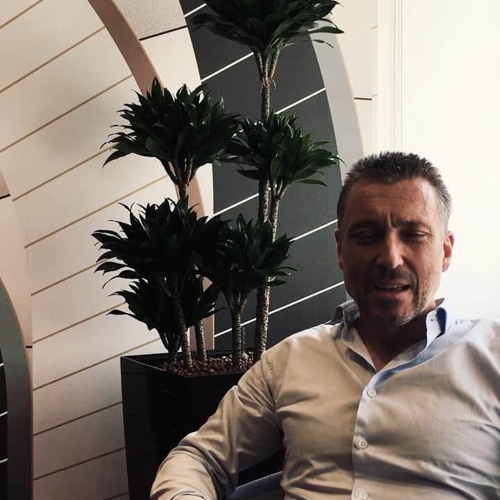 パネライのインスタグラム：「A new generation of @panerai experiences will be starting in Shanghai. Here is a little teaser from CEO @jm.pontroue Stay tuned and check out our stories to see updates leading up to the event. #paneraicentral #PaneraiShanghai #PaneraiExperience #Submersible #paneraiSubmersible」