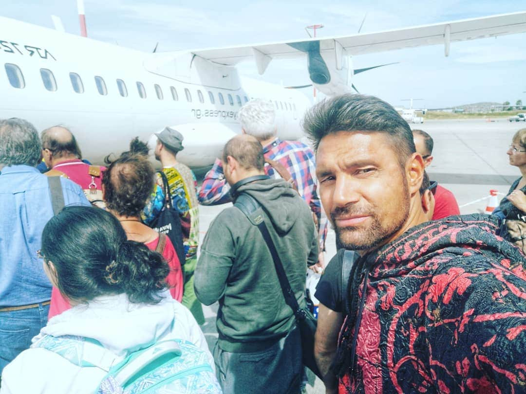 マヌー・ベネットさんのインスタグラム写真 - (マヌー・ベネットInstagram)「On my way to Chania in Crete to acknowledge the contribution of the Maori Battalion in WW2 toward the freedom of Greece. Over 200 New Zealand soldiers died in this battle paying the ultimate sacrifice for the Greek people, who were fighting for their lives & freedom from the Nazis. Many freindships remain from this episode in history & even some members of the Maori took Greek wives & combined our cultures. For this, Greek & Maori blood are forever united.」5月20日 22時20分 - manubennett