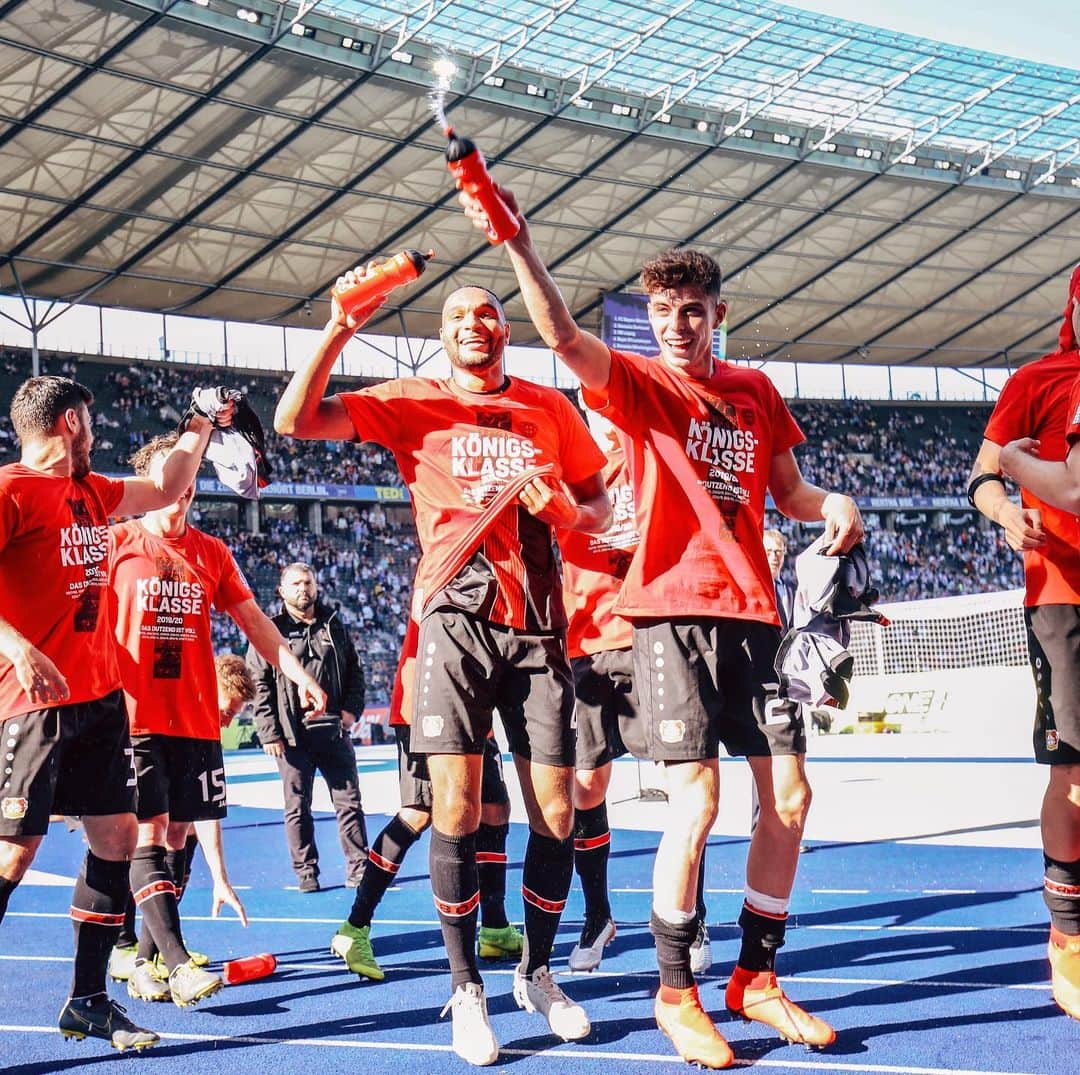 バイエル・レバークーゼンさんのインスタグラム写真 - (バイエル・レバークーゼンInstagram)「🎶 We just can’t get enough 🎶 @championsleague 🖤❤️ #Mondaymotivation #Bayer04 #Werkself #Bundesliga #UCL」5月20日 22時50分 - bayer04fussball