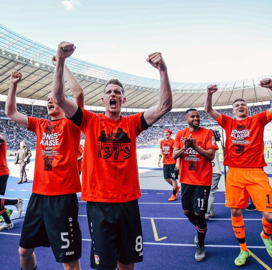 バイエル・レバークーゼンさんのインスタグラム写真 - (バイエル・レバークーゼンInstagram)「🎶 We just can’t get enough 🎶 @championsleague 🖤❤️ #Mondaymotivation #Bayer04 #Werkself #Bundesliga #UCL」5月20日 22時50分 - bayer04fussball