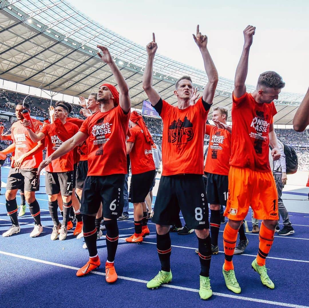 バイエル・レバークーゼンさんのインスタグラム写真 - (バイエル・レバークーゼンInstagram)「🎶 We just can’t get enough 🎶 @championsleague 🖤❤️ #Mondaymotivation #Bayer04 #Werkself #Bundesliga #UCL」5月20日 22時50分 - bayer04fussball