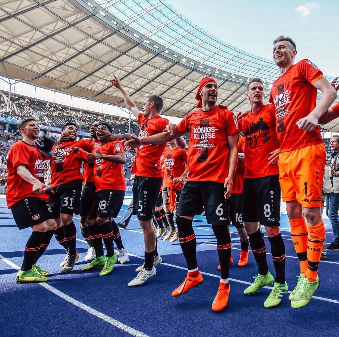 バイエル・レバークーゼンさんのインスタグラム写真 - (バイエル・レバークーゼンInstagram)「🎶 We just can’t get enough 🎶 @championsleague 🖤❤️ #Mondaymotivation #Bayer04 #Werkself #Bundesliga #UCL」5月20日 22時50分 - bayer04fussball