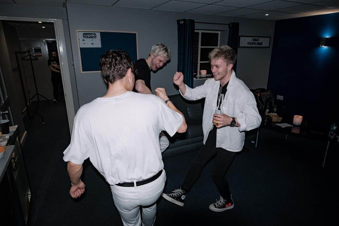 The Vampsさんのインスタグラム写真 - (The VampsInstagram)「How it usually works.」5月20日 23時03分 - thevamps